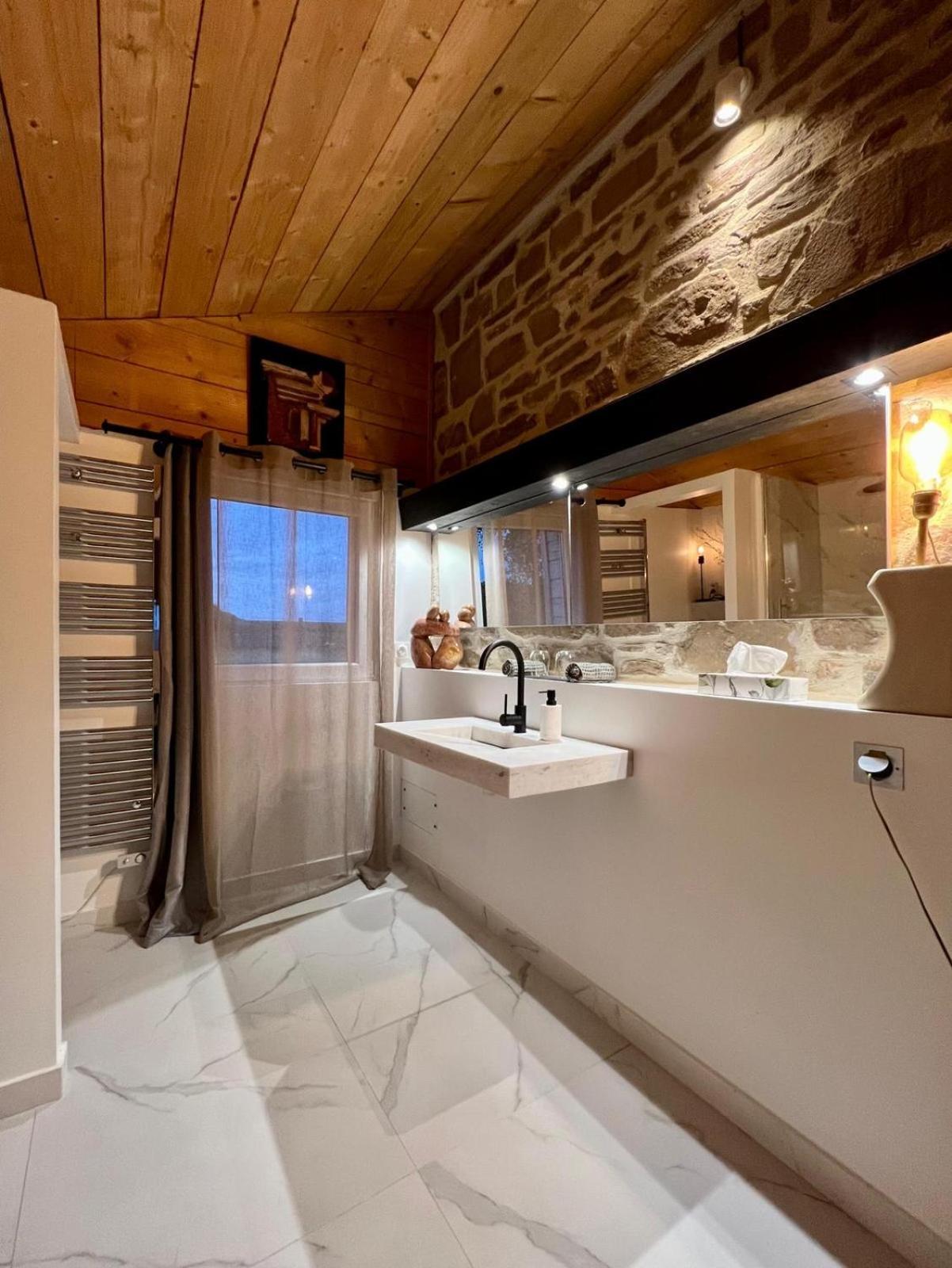 Galerie, Tumulus De La Hogue Hotel Fontenay-le-Marmion Bagian luar foto