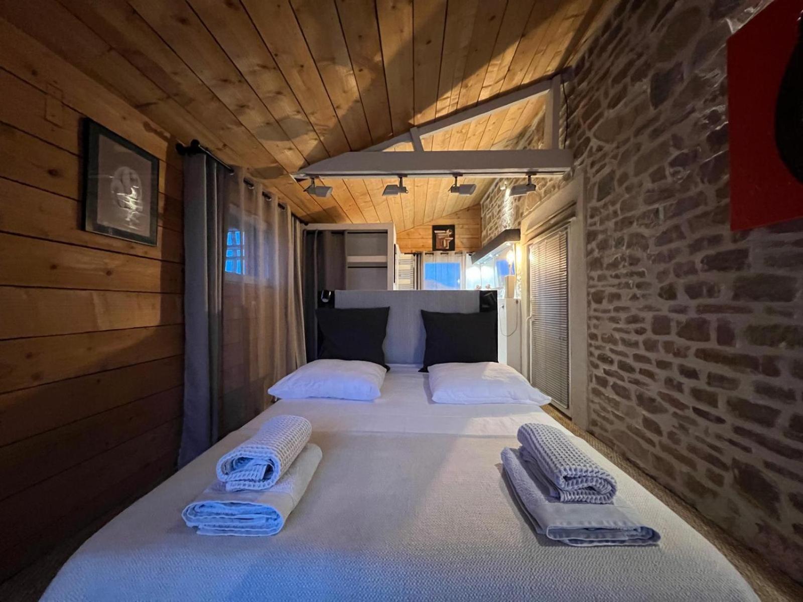 Galerie, Tumulus De La Hogue Hotel Fontenay-le-Marmion Bagian luar foto