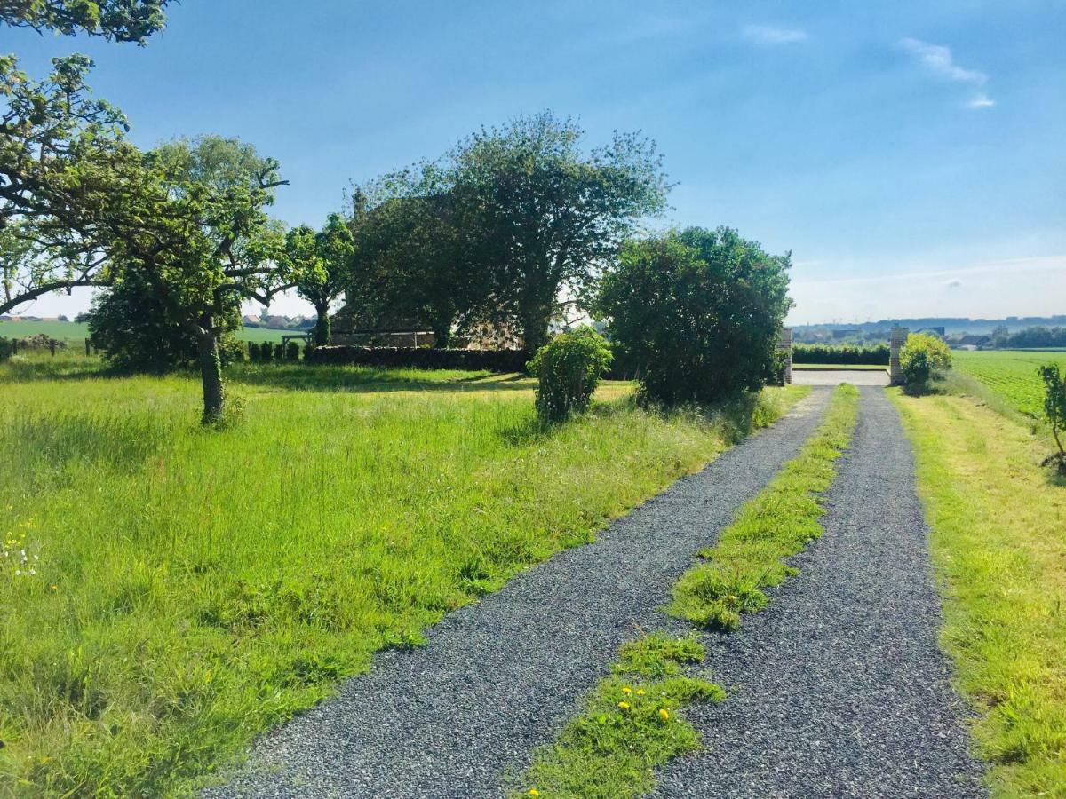 Galerie, Tumulus De La Hogue Hotel Fontenay-le-Marmion Bagian luar foto