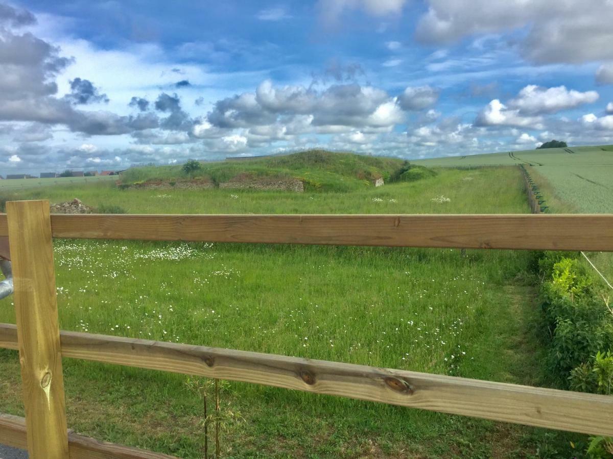 Galerie, Tumulus De La Hogue Hotel Fontenay-le-Marmion Bagian luar foto