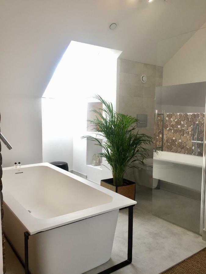 Galerie, Tumulus De La Hogue Hotel Fontenay-le-Marmion Bagian luar foto